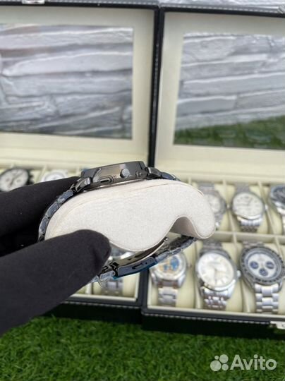 Часы женские Louis Vuitton