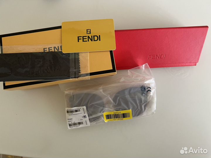 Солнцезащитные очки