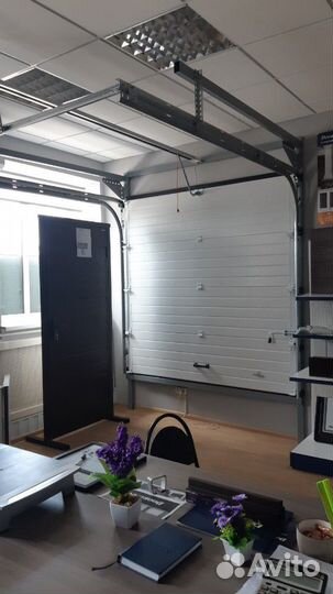 Дверь гаражная