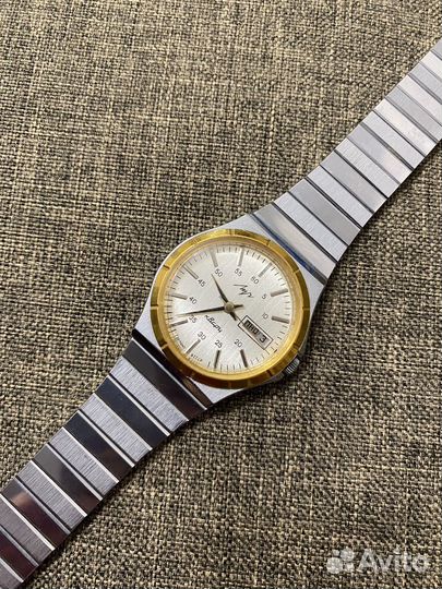 Часы СССР Луч кварцевые