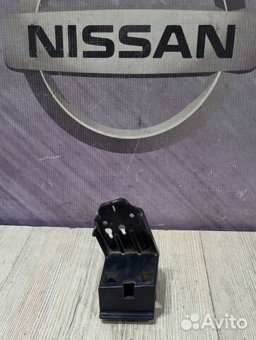 Кронштейн крепление фары Nissan teana J32 Прав