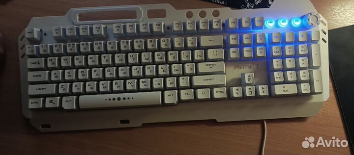 Игровая клавиатура с подсветкой мембранная