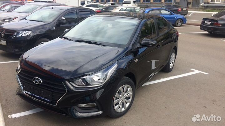 Бампер Хендай Солярис 2 цвет Черный MZH