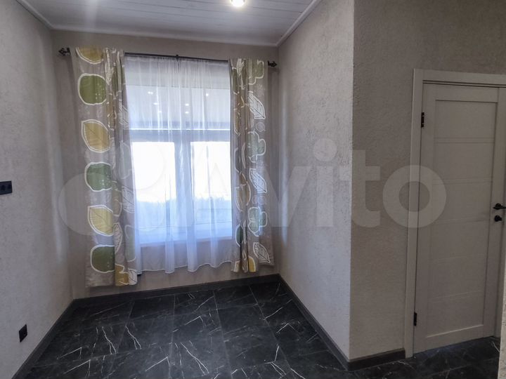 Дом 27,3 м² на участке 7,5 сот.