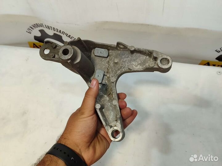 Опора кпп largus Logan