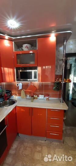Продам кухонный гарнитур,стол раздвижной