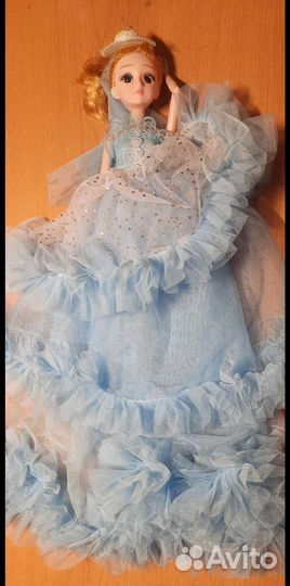 10 кукол, карета и фигурки из мультфильмов