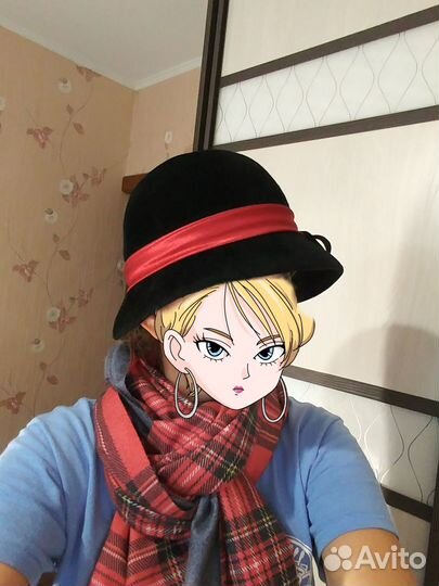 Бархатная женская шляпа