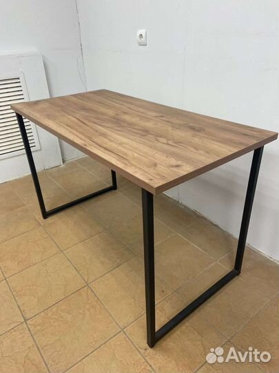 Обеденный стол в стиле Лофт