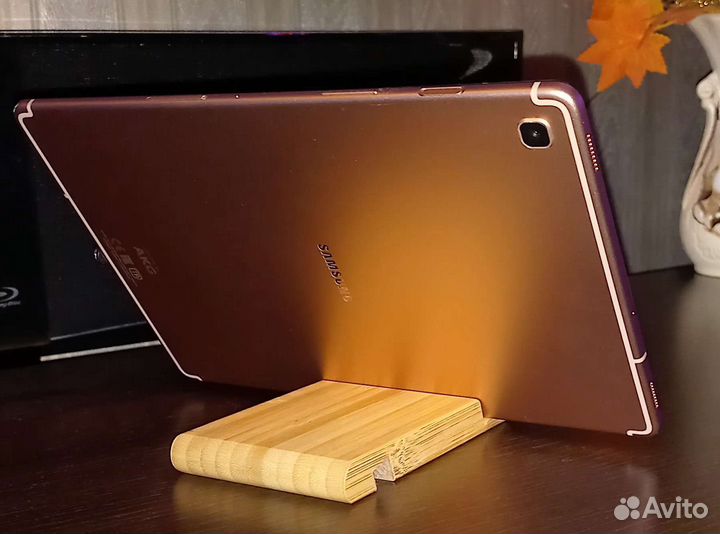 Подставка для телефона и планшета