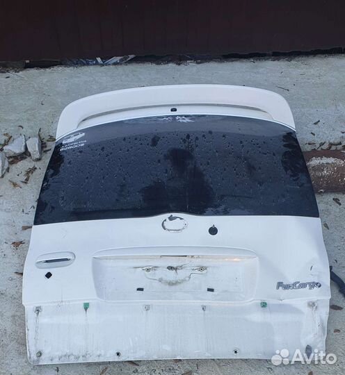 Toyota funcargo дверь багажника