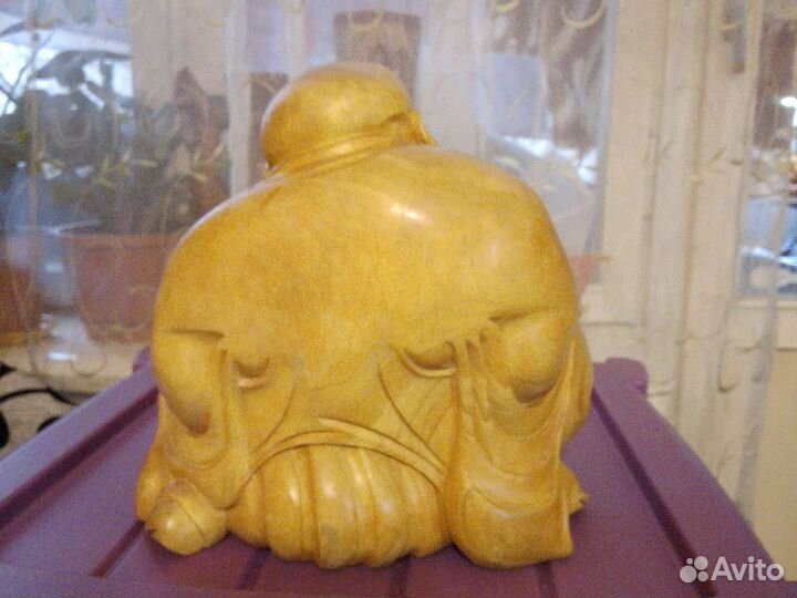 Будда из дерева