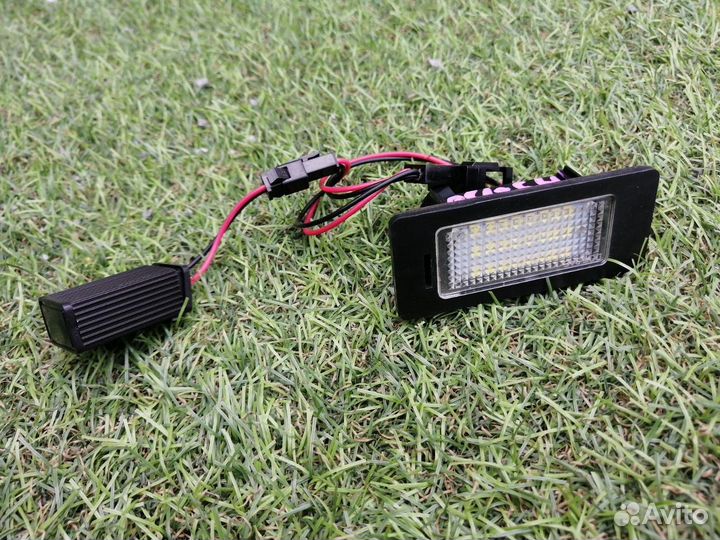 Подсветка номера Audi A5 caeb 2010