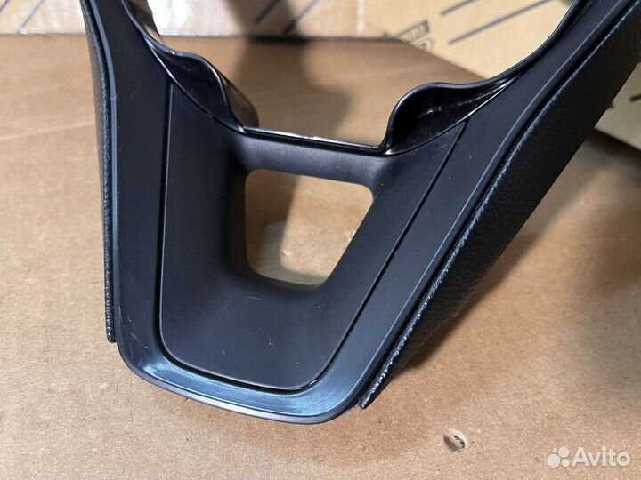 Накладка кнопки руля Toyota Camry 70, Rav 5 Xa 50