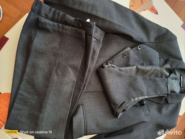 Школьная форма для мальчика серая