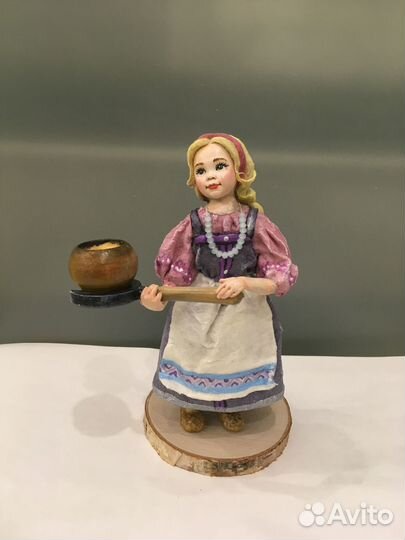 Ватная игрушка «Девочка с ухватом»