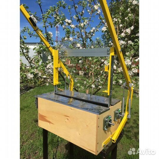 Станок для распечатки сотовых рамок с подставкой