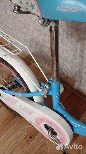 Детский велосипед (четырёхколесный)