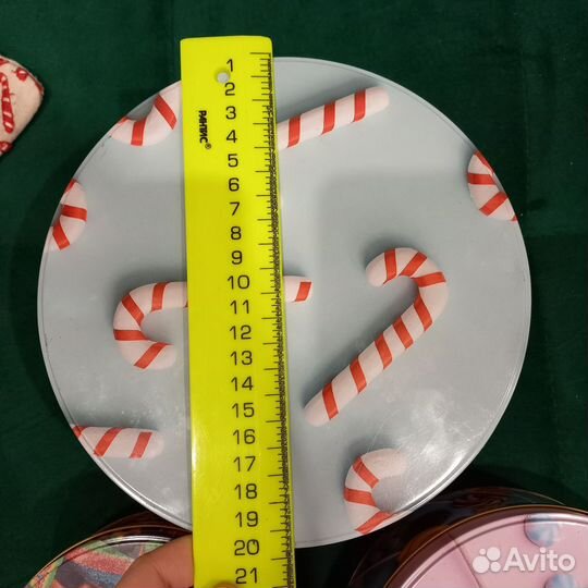 Металлические коробки новогодние