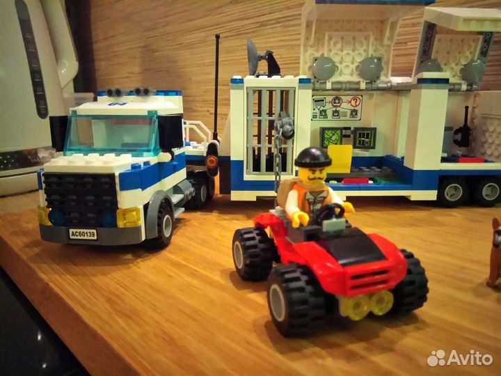 Lego City 60139 Мобильный командный центр