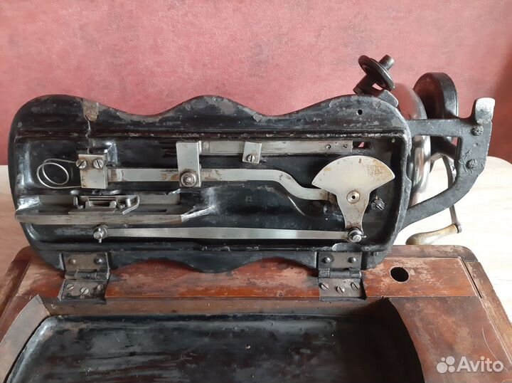 Швейная машинка зингер ручная