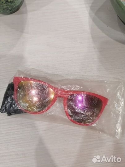 Очки солнцезащитные