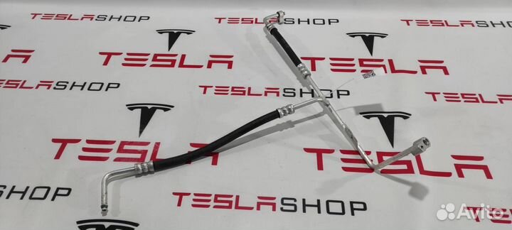 Трубка радиатора кондиционера правая Tesla Model S