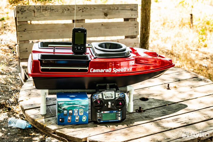 Карповый кораблик с разбрасывателем,эхолотом,GPS