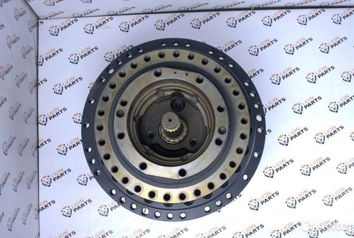 Редуктор хода Hyundai R210-R220 39Q6-42100