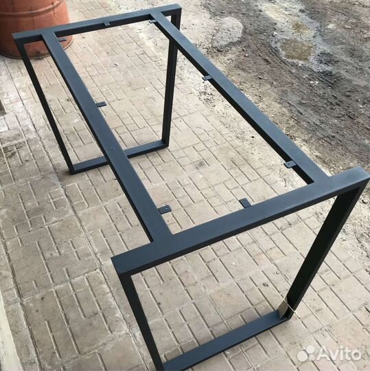 Металлическое подстолье
