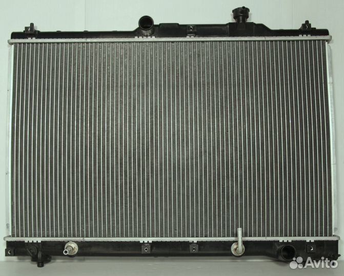 Радиатор охлаждения Toyota Previa ACR30 2.4 (00-06) AT