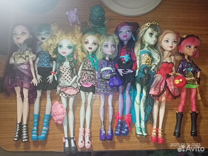 Продаю кукол монстер хай