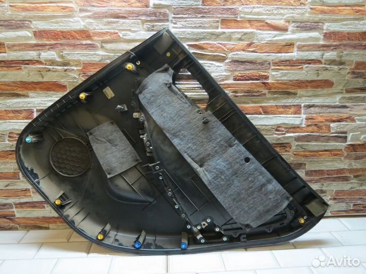 Обшивка задней левой двери Hyundai Solaris 2010