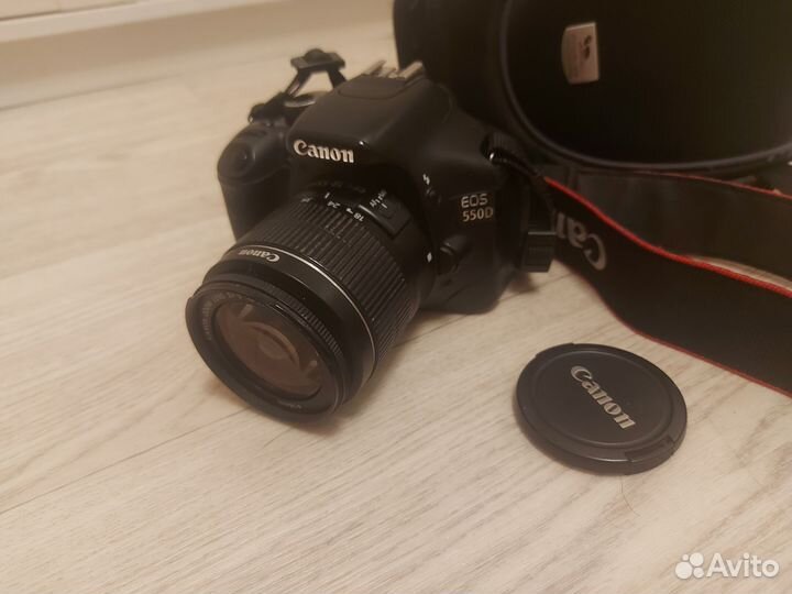 Зеркальный фотоаппарат Сanon eos 550d