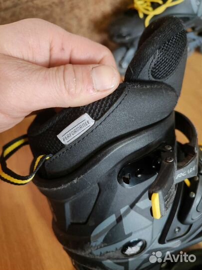 Роликовые коньки