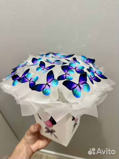 Светящийся букет из бабочек