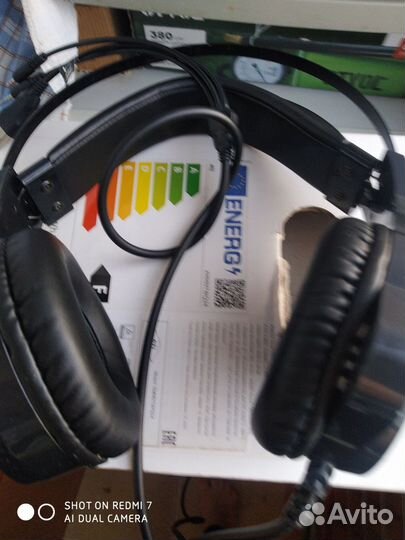 Продам наушники хорошие только купила