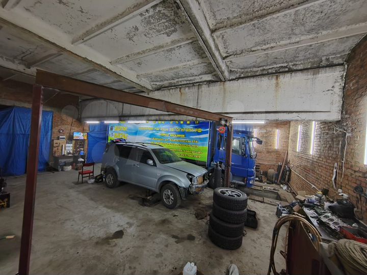 Гараж, > 30 м²