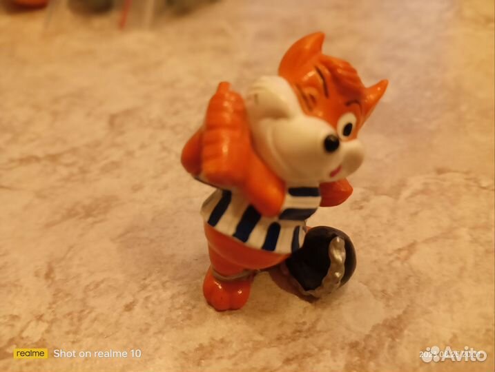 Киндер игрушки из 90-ых