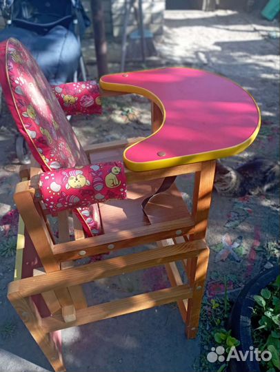 Стульчик для кормления ребенка