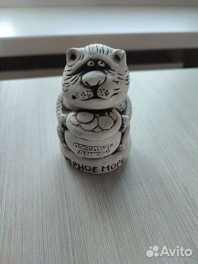 Статуэтка кошка