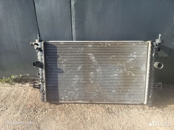 Радиатор охлаждения opel zafira B