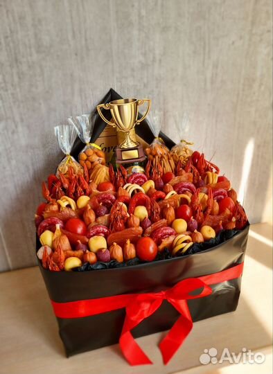 Шикарный мужской букет/подарок на 8 марта