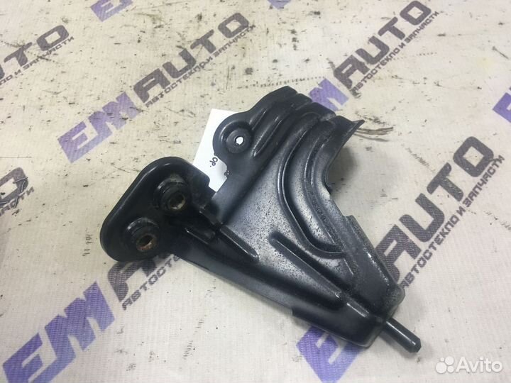 Кронштейн блока ABS Опель Вектра Ц