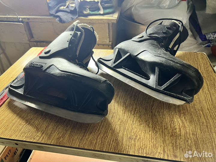 Коньки хоккейные р.43,5