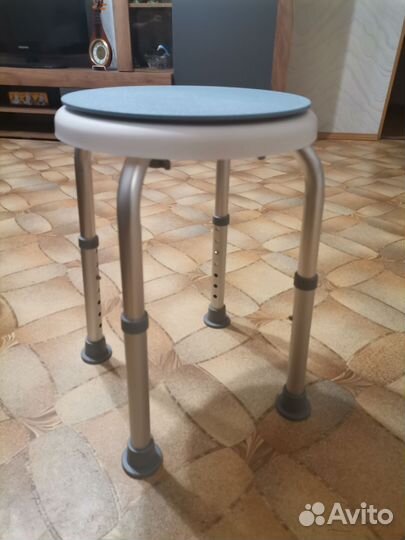 Сиденье для ванной инвалидам