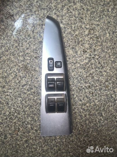 Блок управления стеклоподъемниками Toyota Hilux