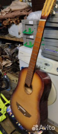 Акустическая гитара