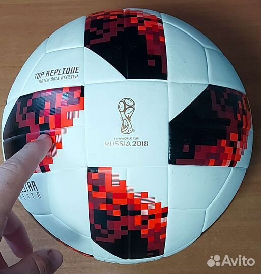 Футбольный мяч adidas telstar fifa 2018