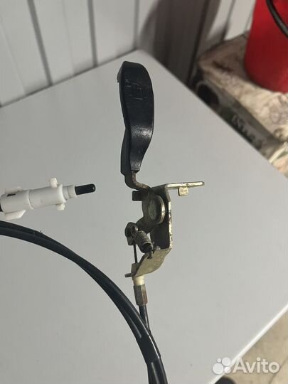 Трос открывания лючка безнобака geely emgrand ec7